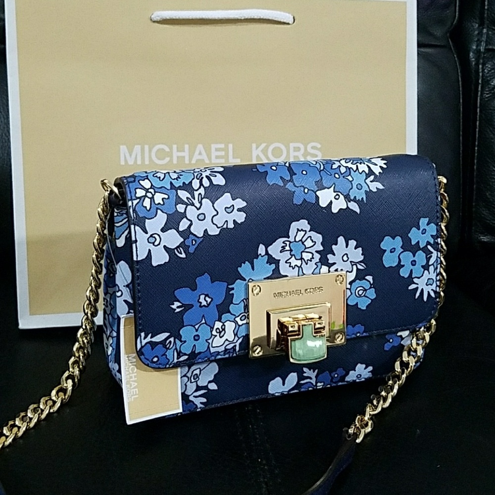 New clutch convertible crossbody mk AUTHENTIC